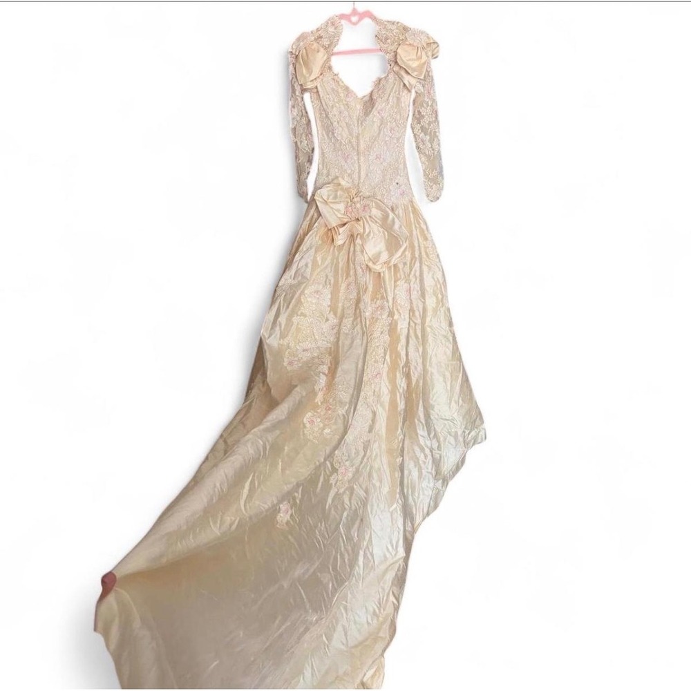 Vintage 80s Lace Wedding Dress Pink Floral Applique Cathedral Train Ivory